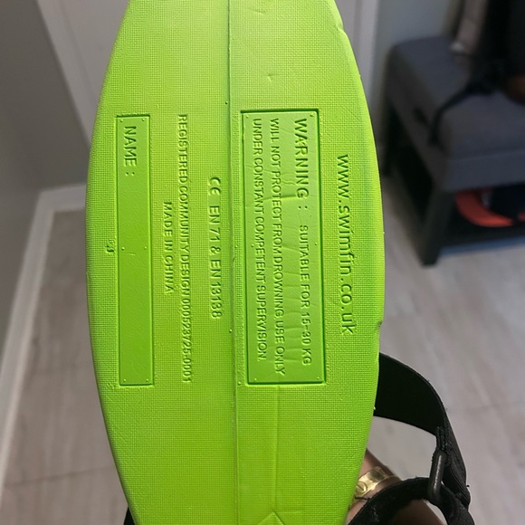 Green SwimFin Buoyancy Aid - Picture 4 of 6